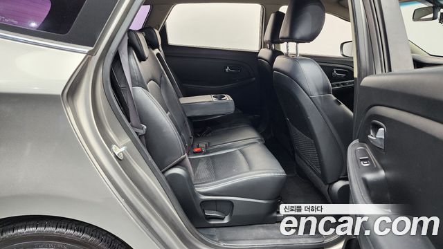 Kia Carens 2018 — photo 17