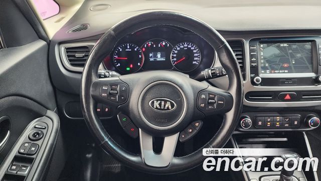 Kia Carens 2018 — photo 19