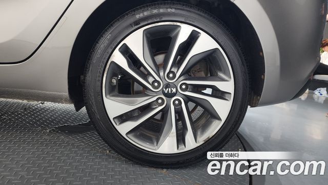 Kia Carens 2018 — photo 7