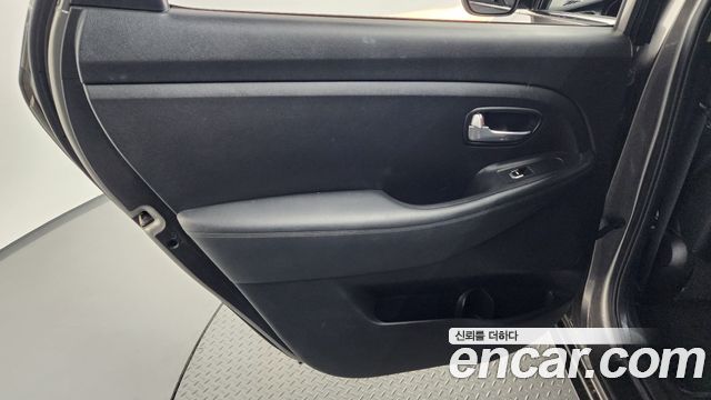 Kia Carens 2018 — photo 15