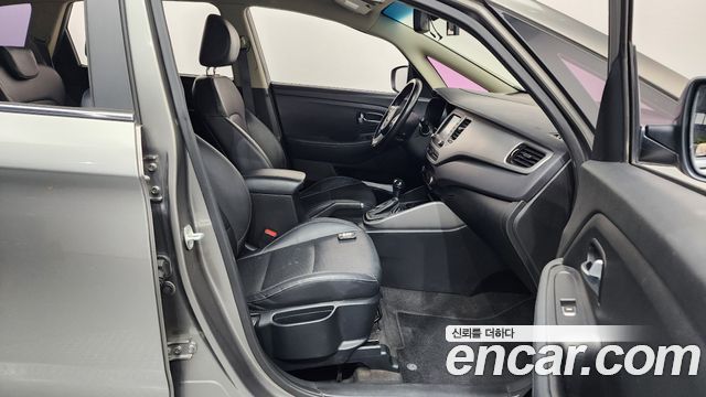 Kia Carens 2018 — photo 16