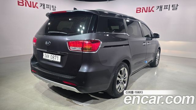 Kia Canival 2016 — photo 2