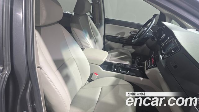 Kia Canival 2016 — photo 12