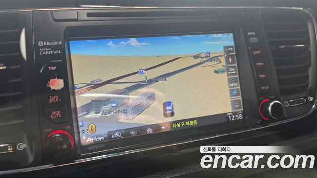 Kia Canival 2016 — photo 16