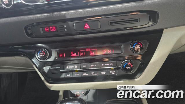 Kia Canival 2016 — photo 18