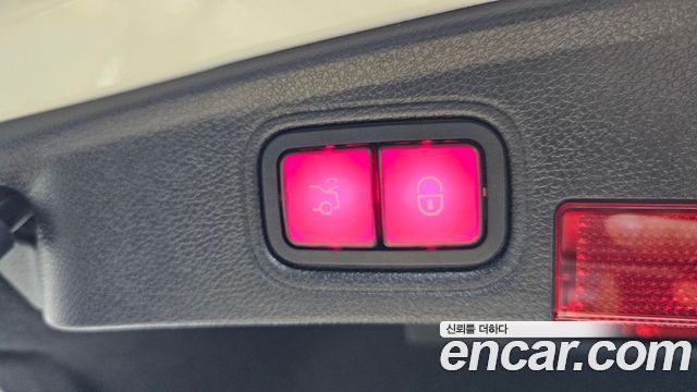 Mercedes-Benz C-Class 2020 — photo 20