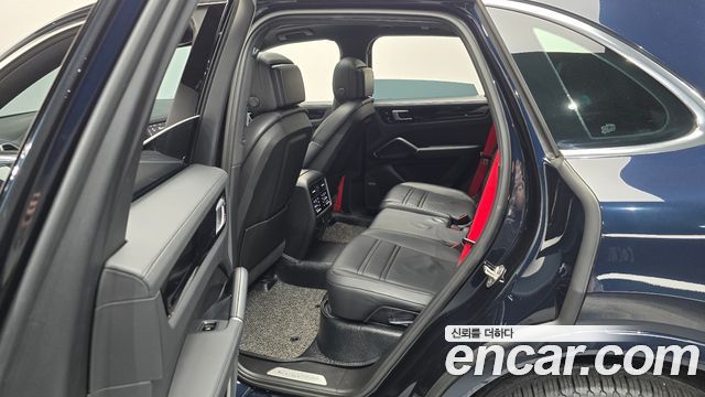 Porsche Cayenne 2020 — photo 11