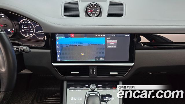 Porsche Cayenne 2020 — photo 19