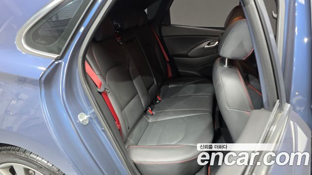 Hyundai i30 2018 — photo 18