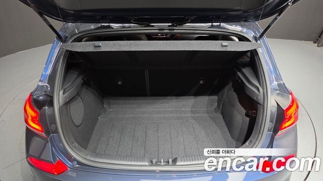 Hyundai i30 2018 — photo 24
