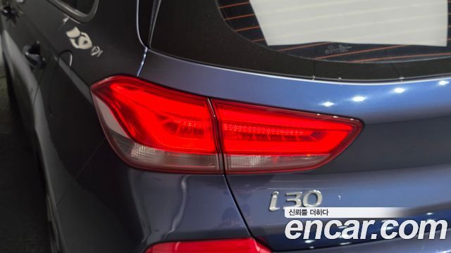 Hyundai i30 2018 — photo 9