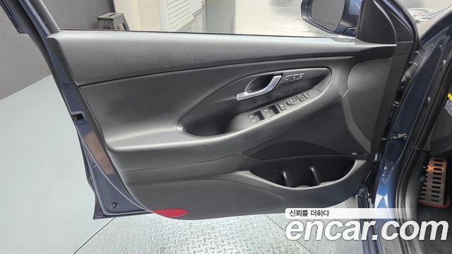 Hyundai i30 2018 — photo 14