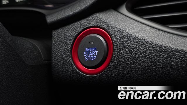 Hyundai i30 2018 — photo 27