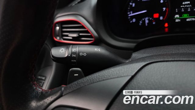 Hyundai i30 2018 — photo 28
