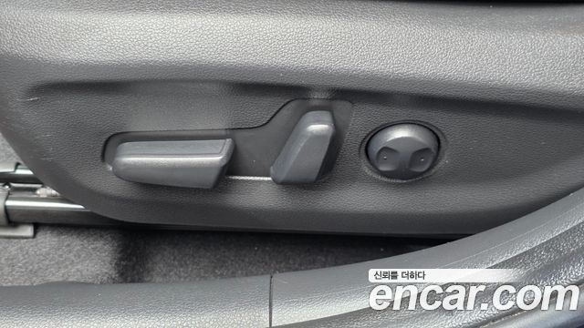 Hyundai i30 2018 — photo 32