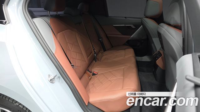 BMW 5-Series 2026 — photo 18