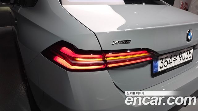 BMW 5-Series 2026 — photo 9