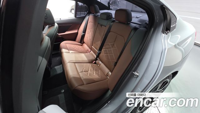 BMW 5-Series 2026 — photo 16