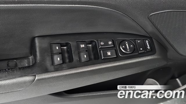 Hyundai AVANTE 2017 — photo 13