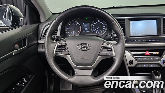 Hyundai AVANTE 2017 — photo 15
