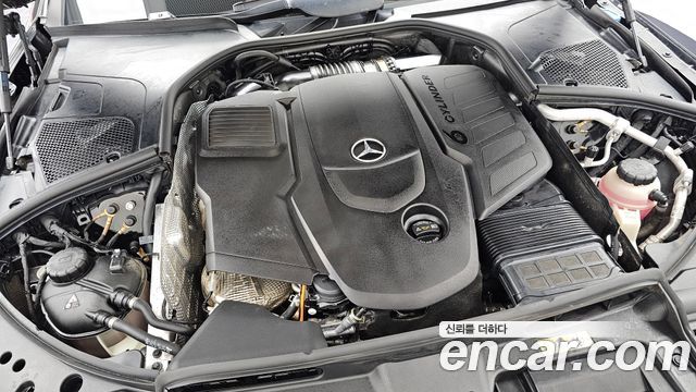 Mercedes-Benz S-Class 2024 — photo 6