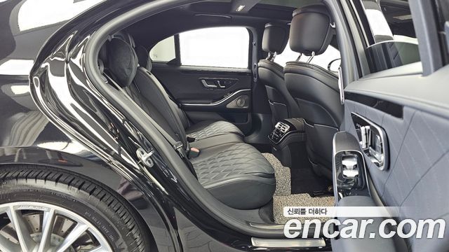 Mercedes-Benz S-Class 2024 — photo 18