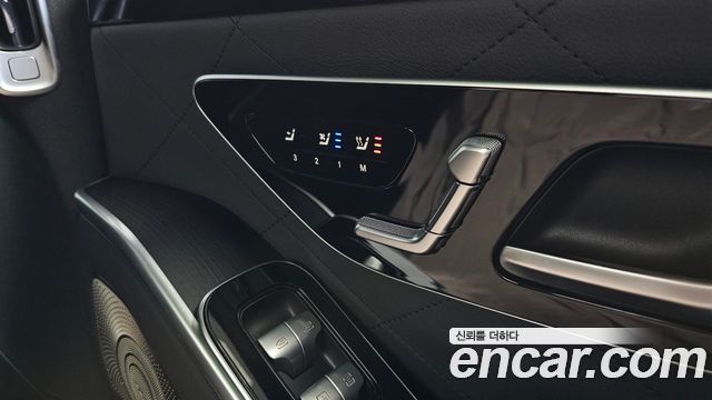 Mercedes-Benz S-Class 2024 — photo 25