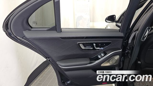 Mercedes-Benz S-Class 2024 — photo 15