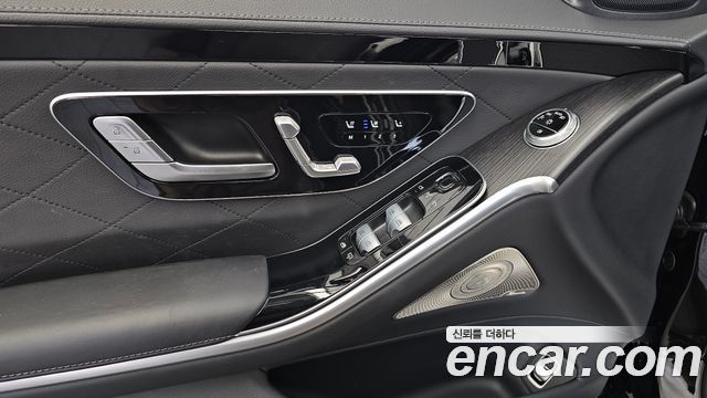 Mercedes-Benz S-Class 2024 — photo 27