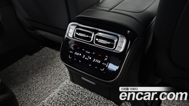 Mercedes-Benz S-Class 2024 — photo 31