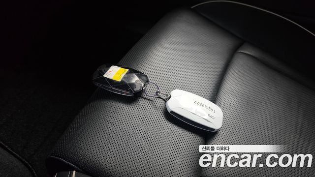 Genesis G90 2022 — photo 21