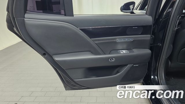 Genesis G90 2022 — photo 15