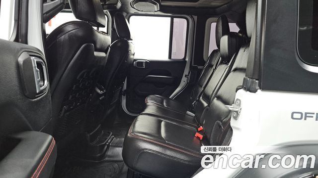 Jeep Wrangler 2018 — photo 12