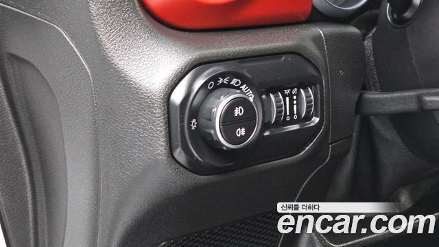 Jeep Wrangler 2018 — photo 14