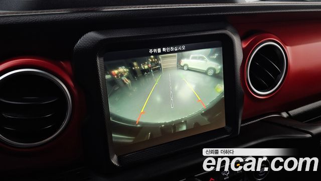 Jeep Wrangler 2018 — photo 17