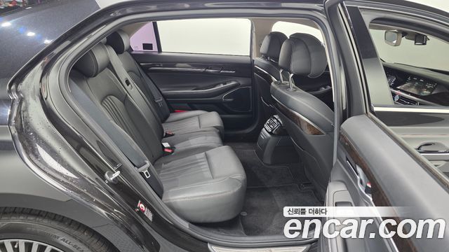 Genesis G90 2019 — photo 18
