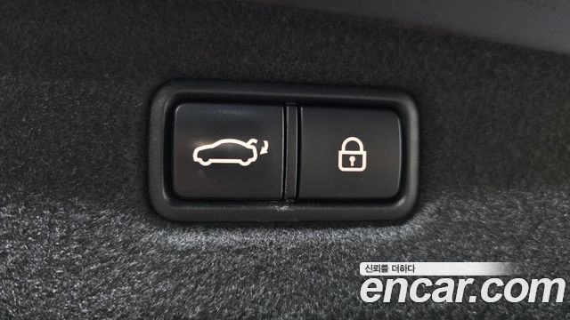 Genesis G90 2019 — photo 22