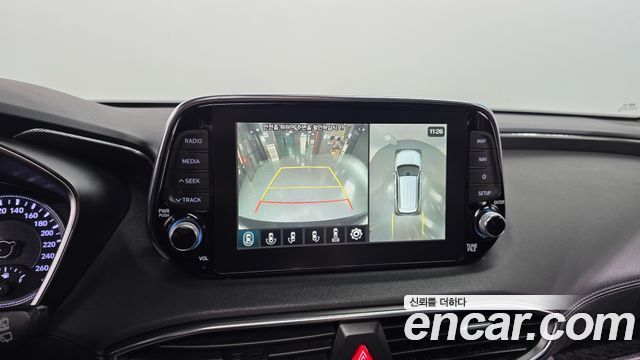 Hyundai Santafe 2019 — photo 22