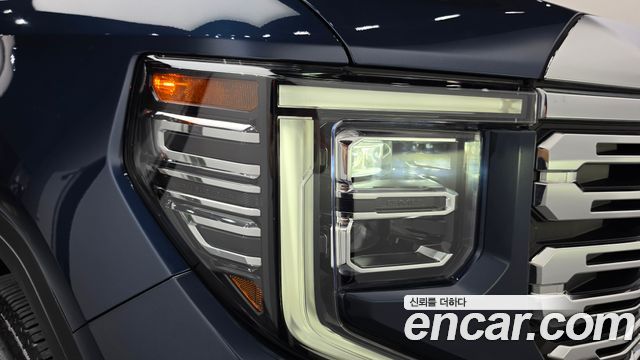 GMC Sierra 2023 — photo 8