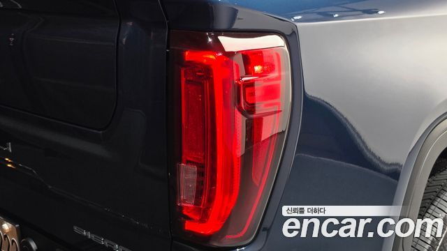 GMC Sierra 2023 — photo 9