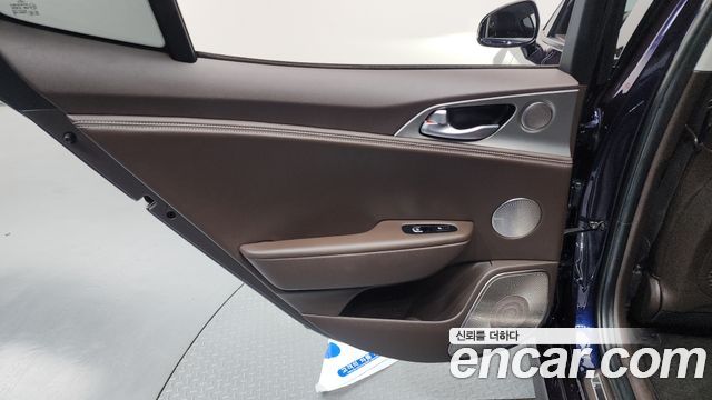 Kia Stinger 2018 — photo 15