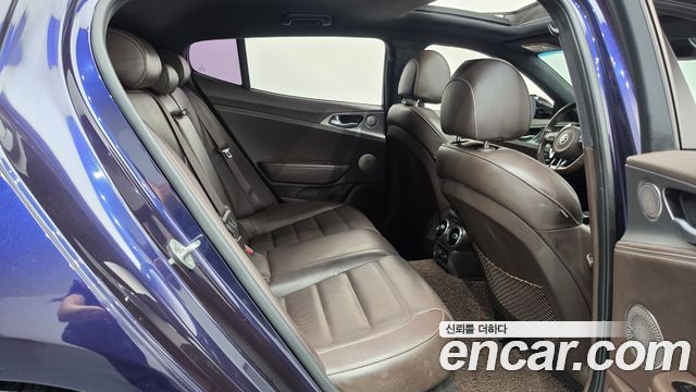Kia Stinger 2018 — photo 12