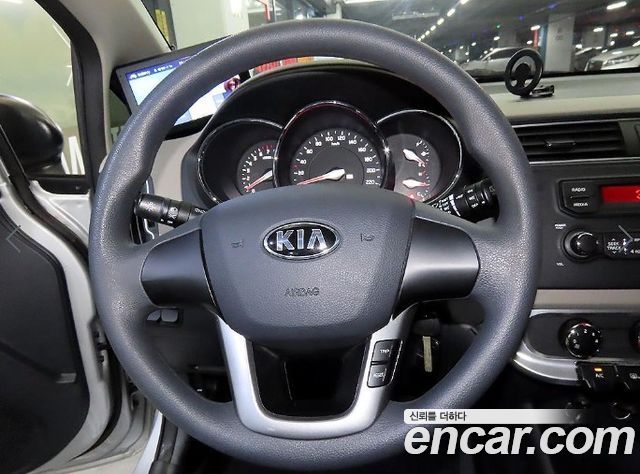 Kia pride 2017 — photo 8