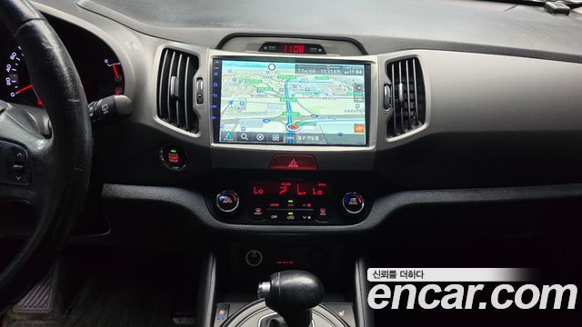 Kia Sportage 2011 — photo 14