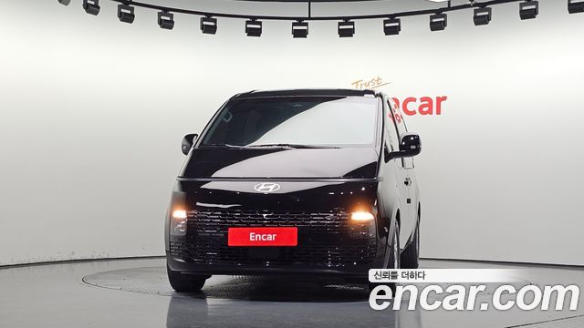 Hyundai Staria 2025 — photo 3