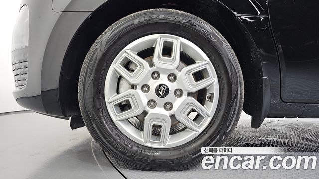 Hyundai Staria 2025 — photo 5