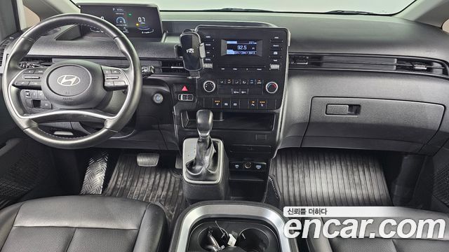 Hyundai Staria 2025 — photo 7