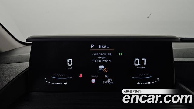 Hyundai Staria 2025 — photo 8