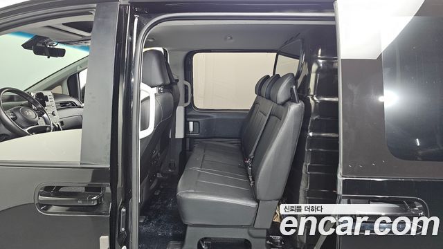 Hyundai Staria 2025 — photo 11