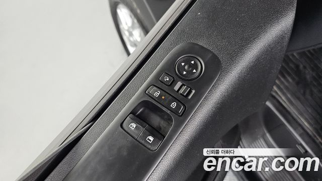 Hyundai Staria 2025 — photo 12